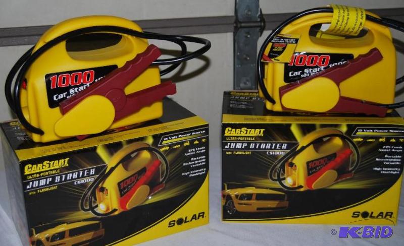 lot 28 image: Pair of CarStart 1000 Jump starters, 900 peak...
