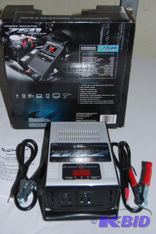lot 33 image: Schumacher 750 Watt Power Inverter, 120V AC h...