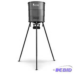 lot 6 image: Primos Flat-out Tripod Feeder, 6 tall all st...