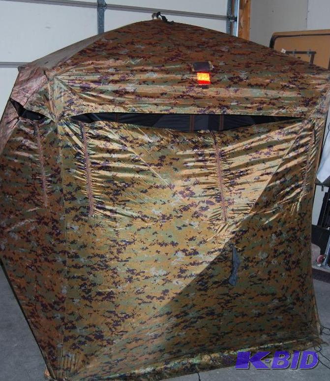 lot 75 image: Five Hub Ground Blind, digi camo, scent conta...