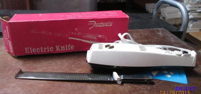 lot 187 image: Fostoria electric knife with original box and...