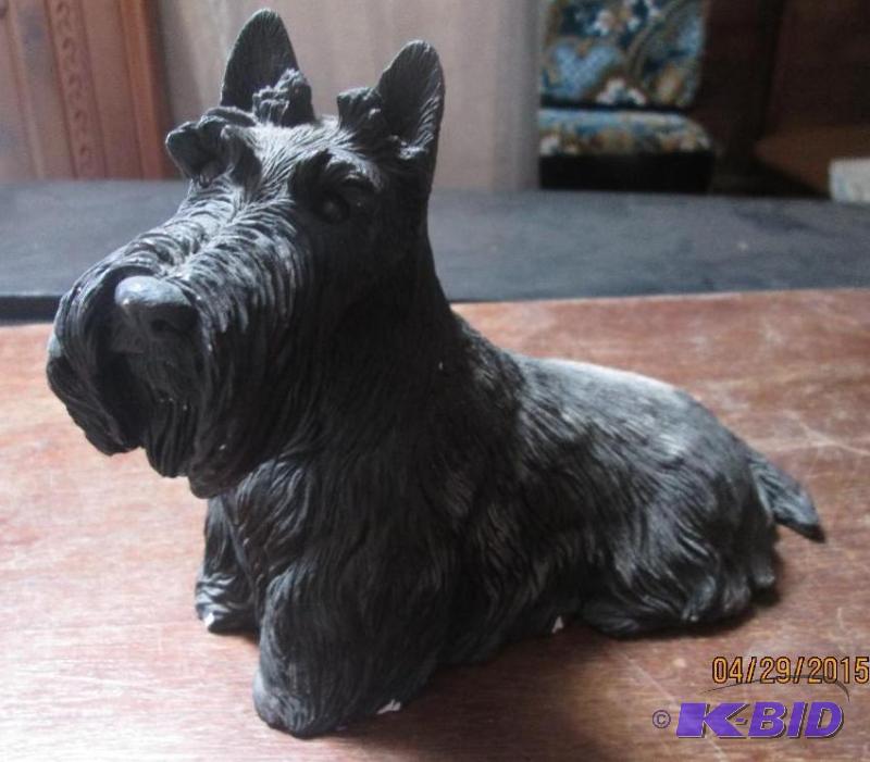lot 203 image: Sandicast Scottish Terrier. Stamped Sandra Br...