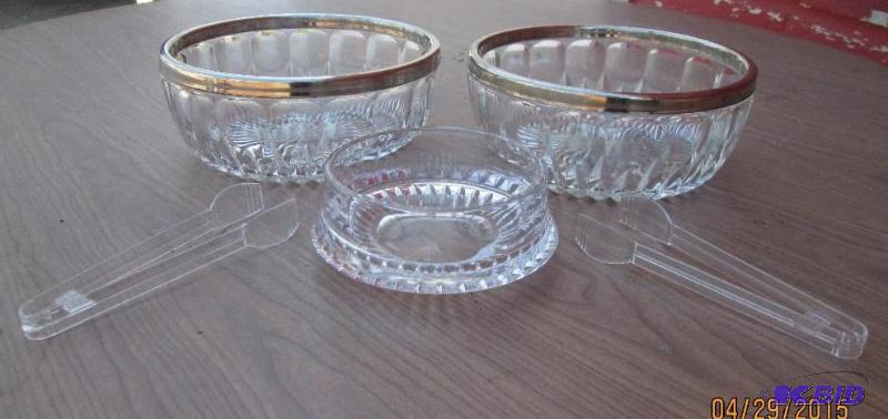 lot 217 image: Very nice set of glass serving bowls with sil...