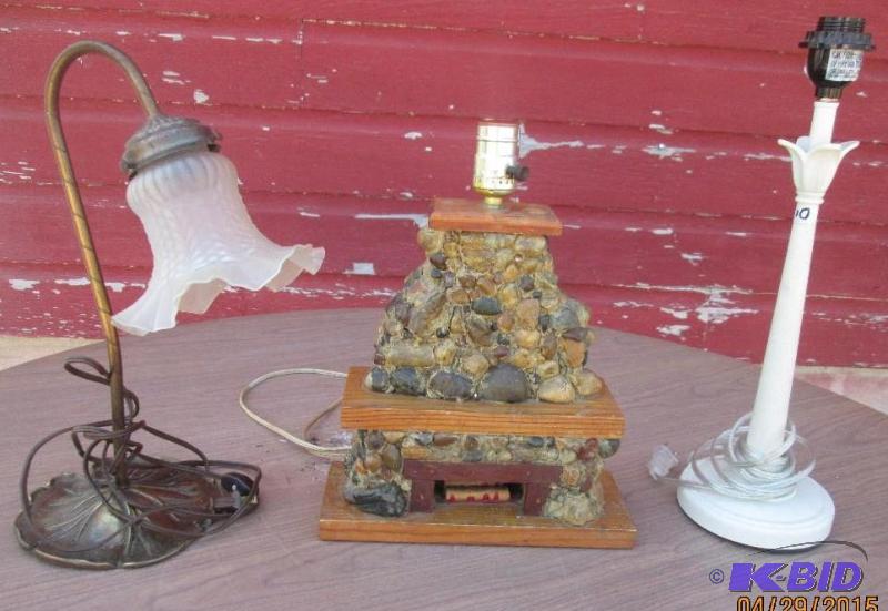 lot 219 image: Lot of 3 interior lamps...