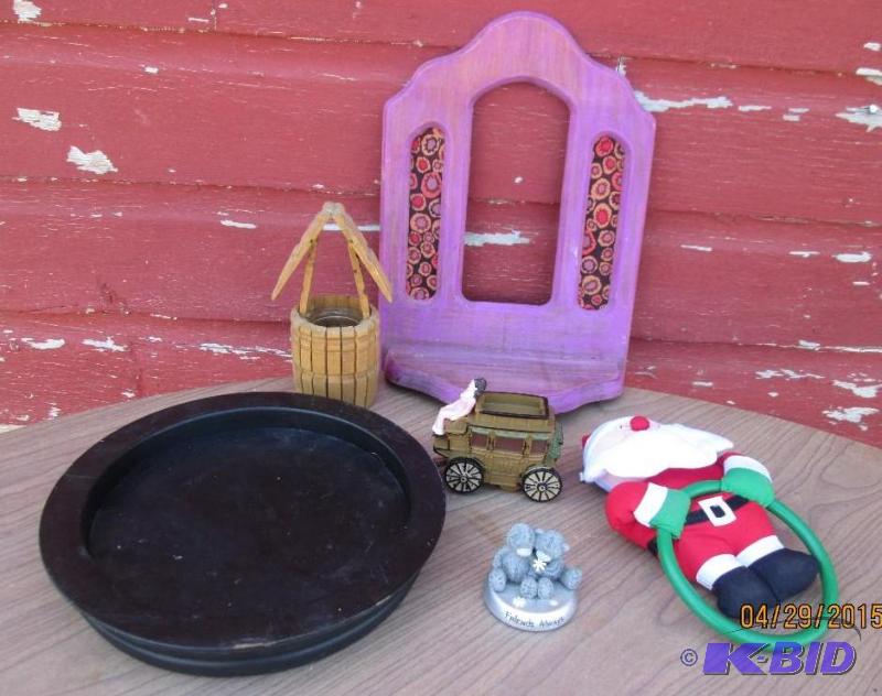 lot 226 image: Small lot of miscellaneous household dcor....