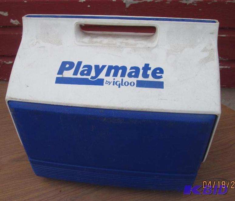 lot 29 image: small playmate cooler by igloo 14&quotby 16&...