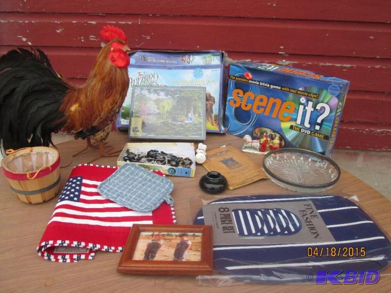 lot 52 image: set of 8 placemats, motorcycles figures, game...