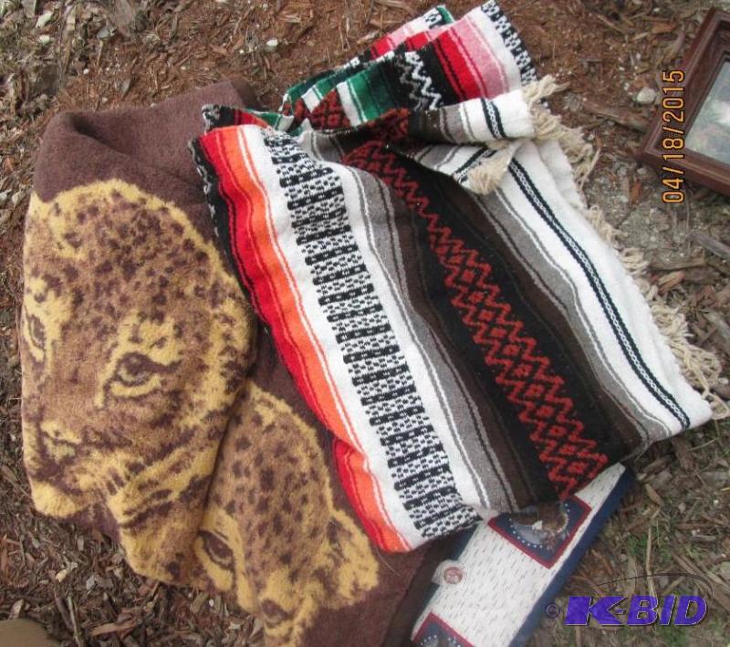 lot 64 image: lot of blankets...