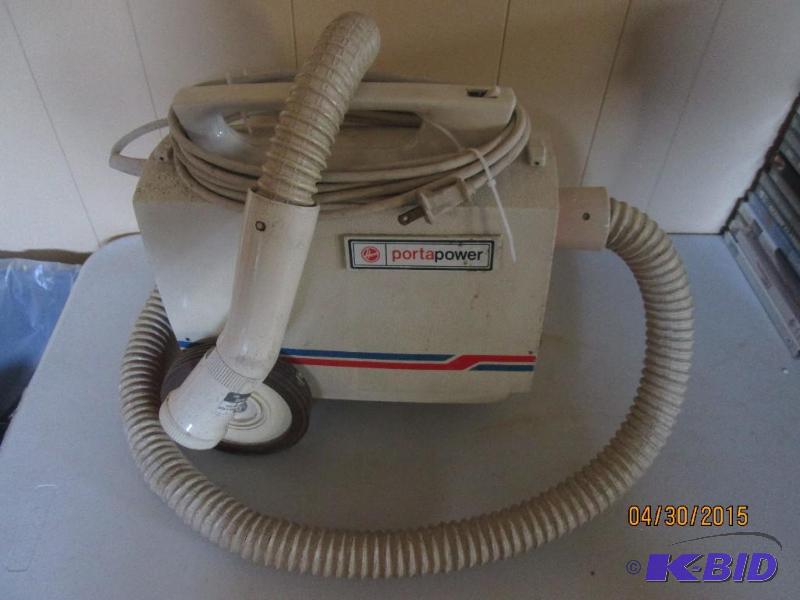 lot 72 image: Hoover portapower hand held vacuum...