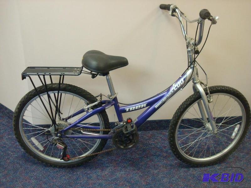 lot 1 image: Trek Mountain Track 200 Bicycle, Good Conditi...