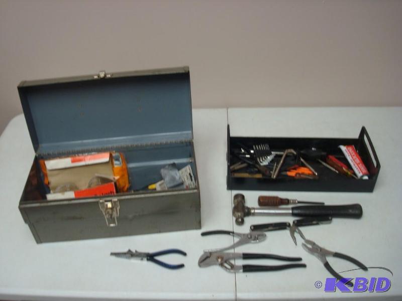 lot 10 image: Metal Tool Box With Some Tools...