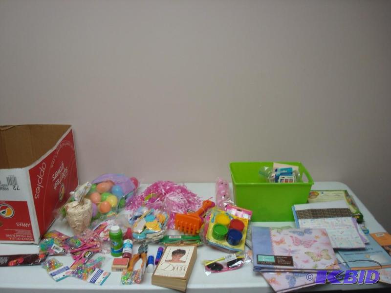 lot 128 image: Lot Of Items, Some New, Some Craft...