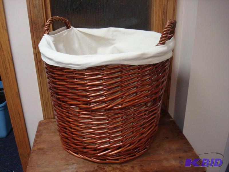 lot 26 image: Laundry Basket, Used, Some Wear...