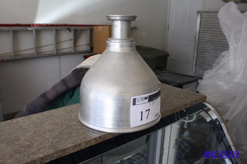 lot 17 image: Metal Filling Funnel For Commercial Restaurant Equipment 10.5 x 12.