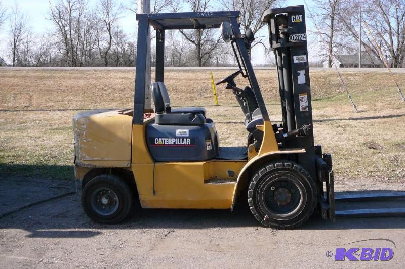2002 Forklift Caterpillar DP30KC3922
