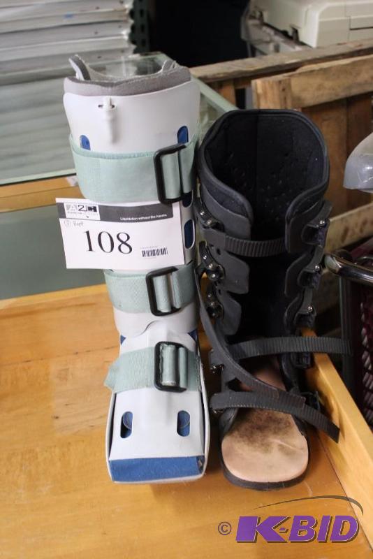 Lot of (2) Medical Boots XP Walker Large 01P-L.