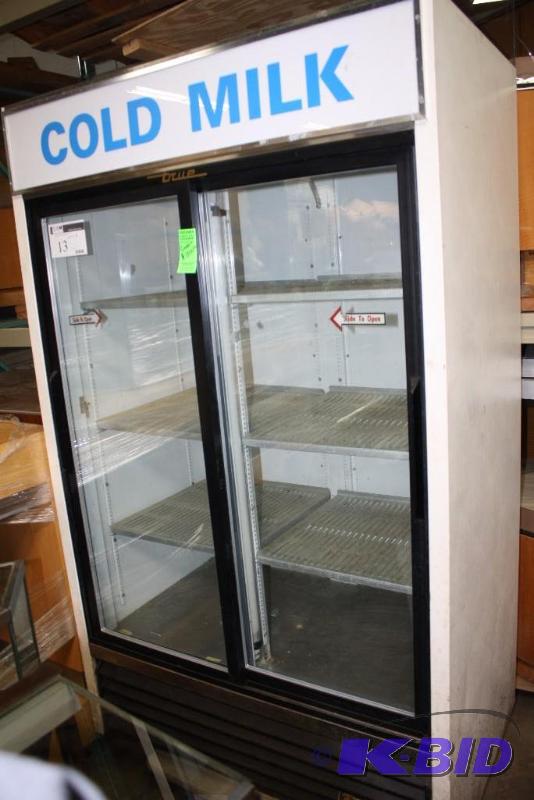 True Refrigerated Cooler Previously Used For Milk 4 Shelves 12 H.P 115V 60Cycle 9.2A GDM-41.
