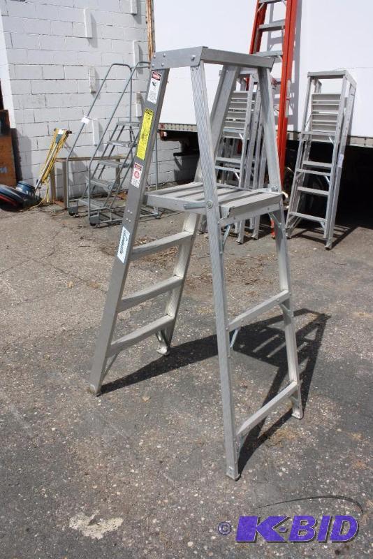 Platform Metal Ladder AP1004 Model 4.