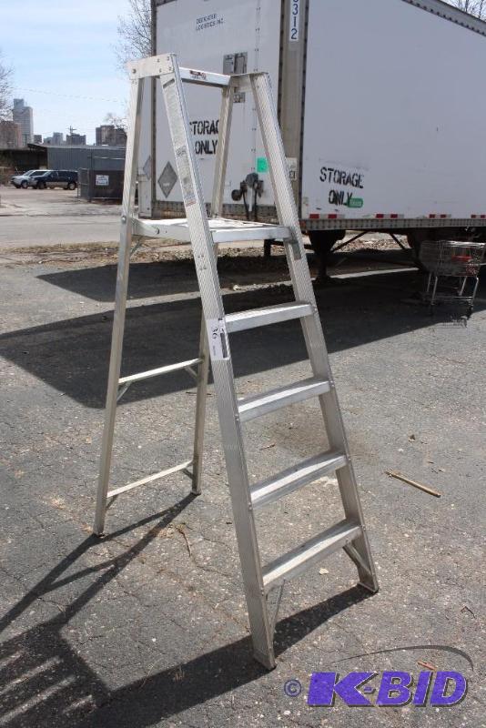 Platform Metal Ladder AP1005 Model 5.