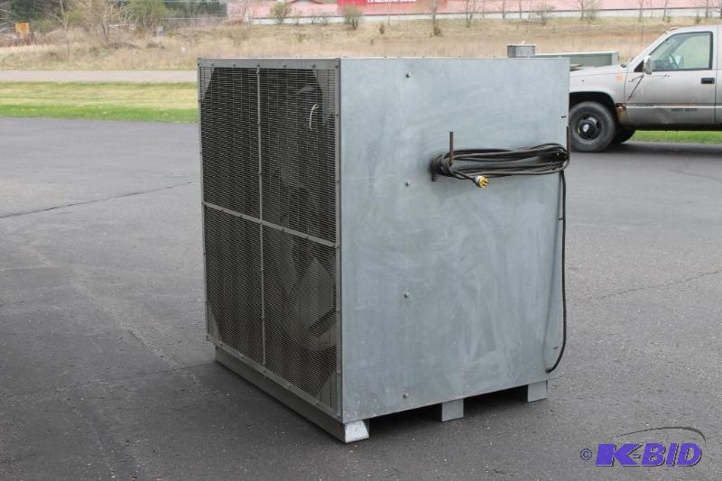 lot 12 image: Industrial Box Fan