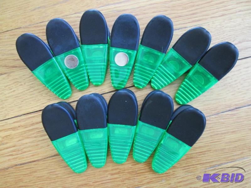 lot 131 image: Lot of 12 magnetic clips, with rubber grip ha...