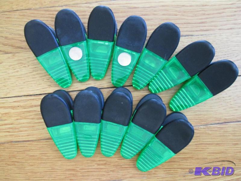 lot 132 image: Lot of 12 magnetic clips, with rubber grip ha...