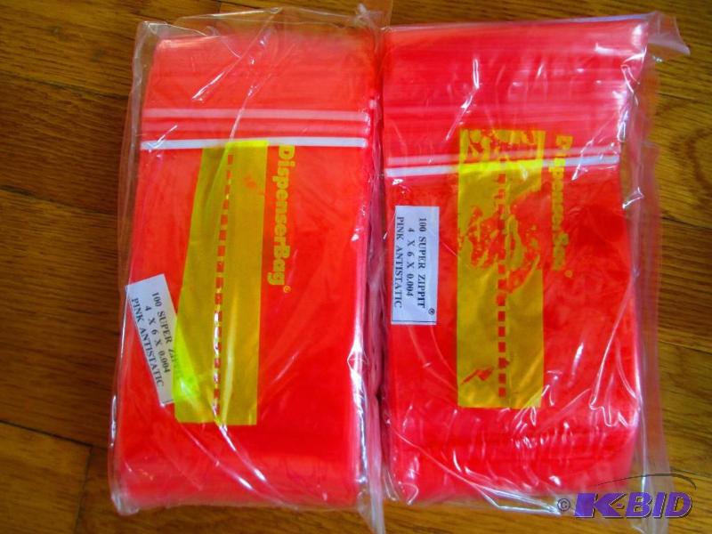 lot 176 image: Bundle of brand new zippit dispenser bags, 4 ...