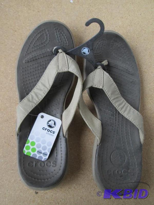 lot 7 image: Brand new pair of Crocs size 13 sandals...