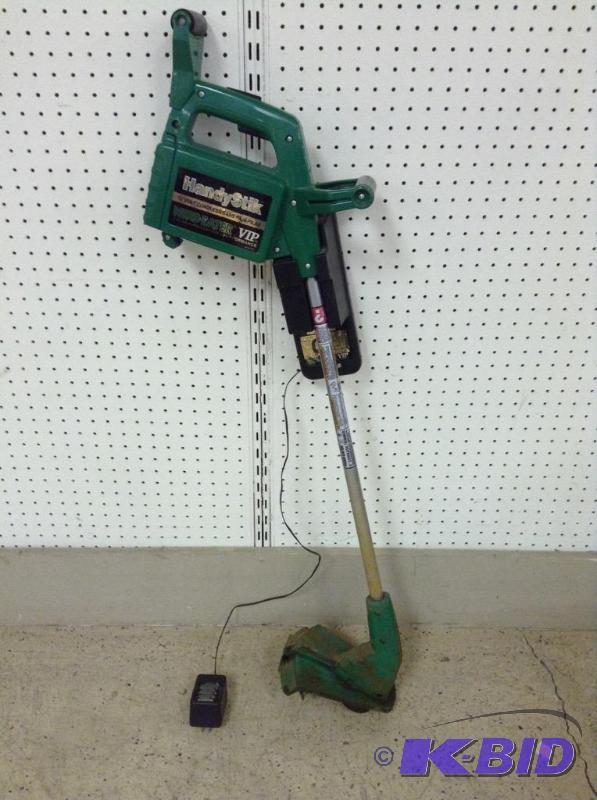 lot 17 image: HandyStik 12V Cordless Weed Eater