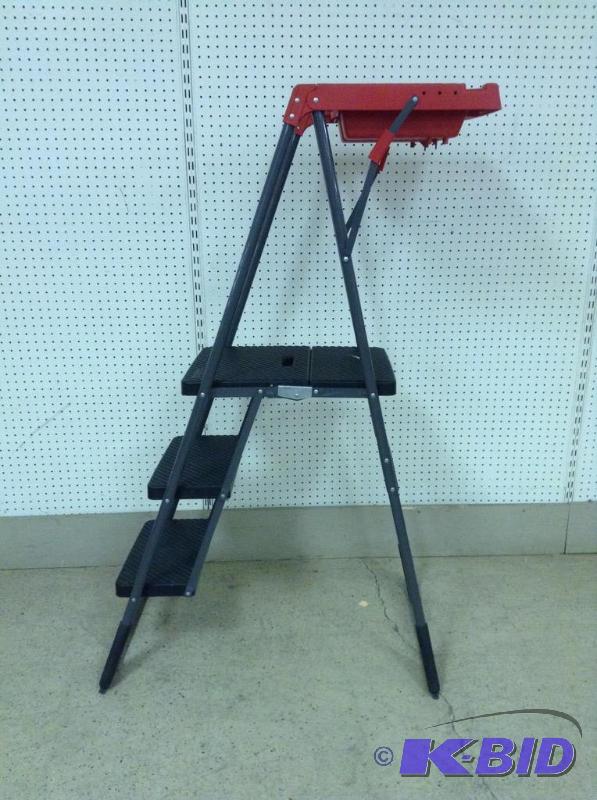 lot 19 image: Red Cosco Paint Ladder