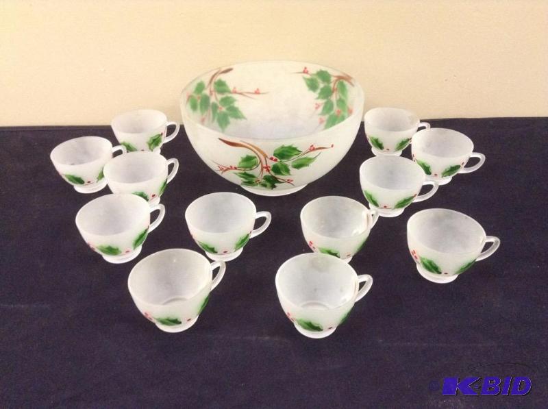 lot 28 image: Satin Finish Egg Nog Set