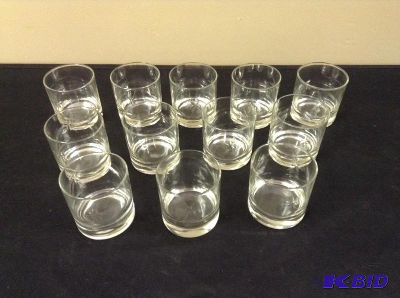 lot 32 image: Starburst Low Ball Bar Glasses