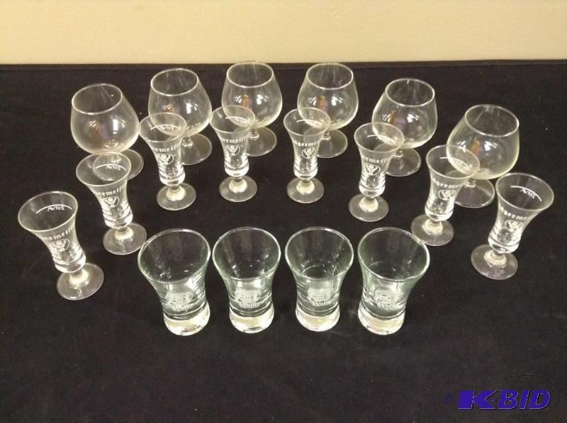 lot 43 image: Assortment of Shot Glasses & Brandy Glasses