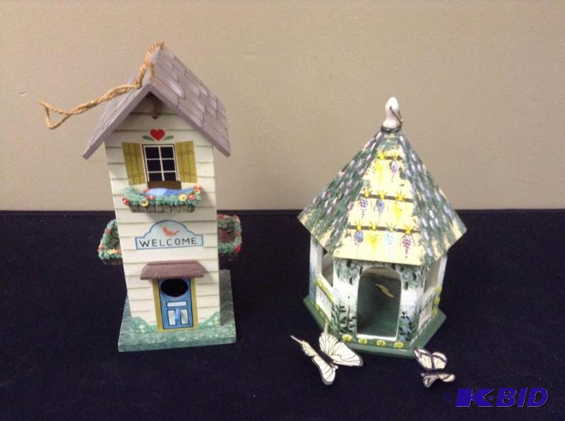 lot 49 image: 2 Decorative Bird Houses