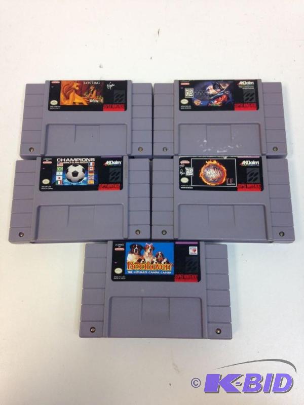 lot 20 image: Lot of (5) Origianl Nintendo Video Games Inc...