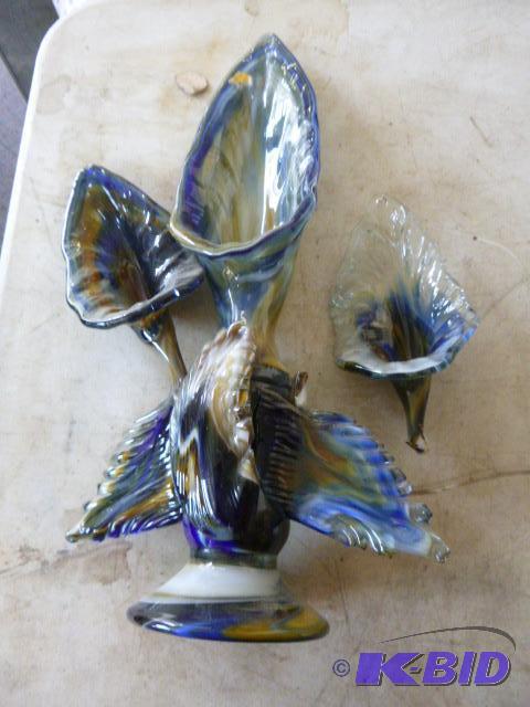lot 119 image: Glass Decor 18 12" high....