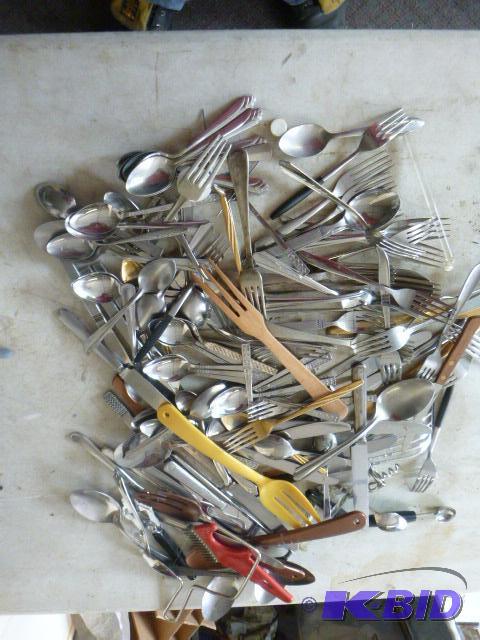 lot 126 image: Miscellaneous Utensils ...