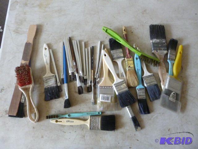 lot 135 image: Miscellaneous Paint Brushes ...