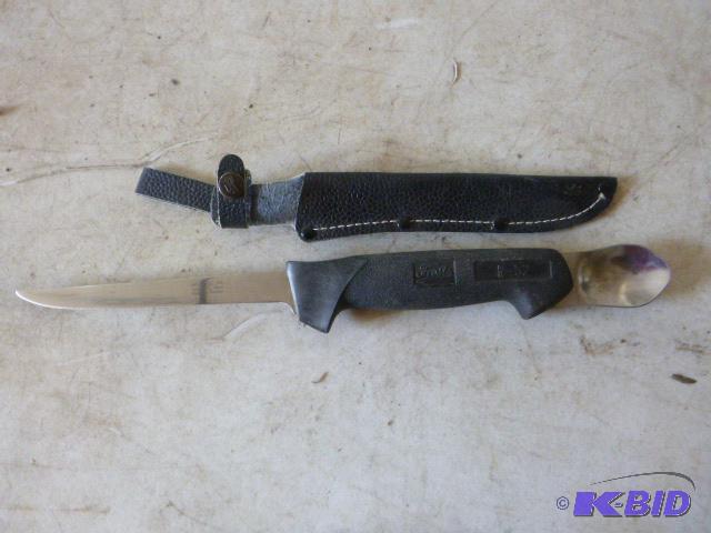 lot 138 image: Frost Filet Knife wit Scaling Spoon and Sheat...