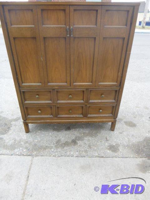 lot 156 image: Basic-Witz&nbspAmour 50" X 41" X 1...