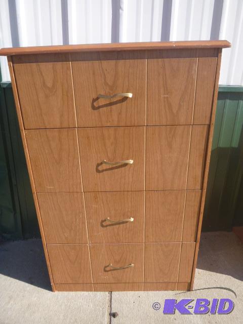 lot 160 image: 4 Drawer Dresser 40 12" X 27 12" ...