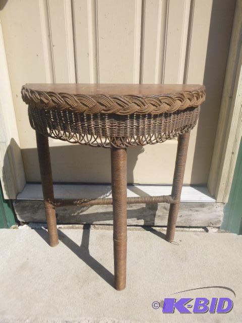 lot 165 image: Wicker Hall Table 27" X 23"...