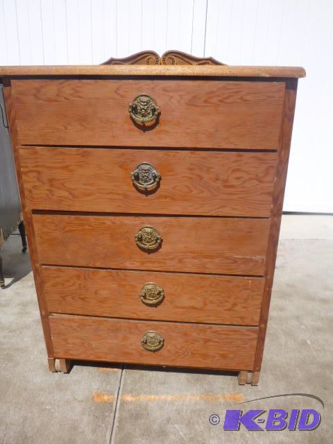 lot 174 image: 5 Drawer Dresser 44 12" X 31" X 18...