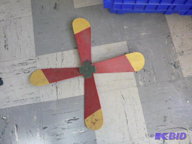 lot 18 image: Wood Windmill Blades 21"...