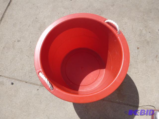 lot 191 image: 20 Gallon Muck Bucket...