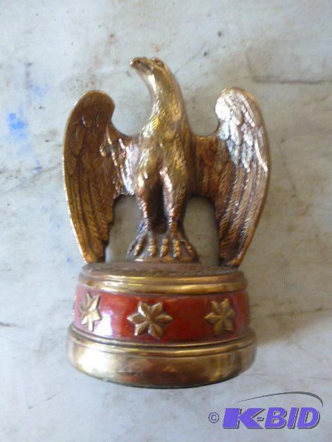 lot 31 image: Plastic Eagle Wall Decor 8 12"...