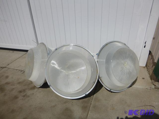 lot 57 image: 3 High Bay Lights Wires for 120208240277....