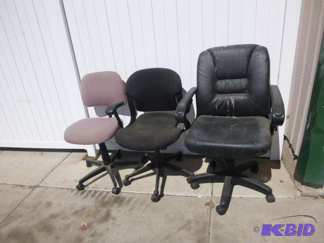 lot 58 image: 2 Office Chairs...