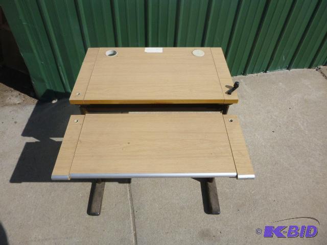 lot 65 image: Adjustable Computer TableDesk...