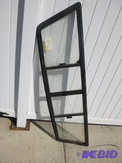 lot 66 image: 52" Rear Sliding Window...